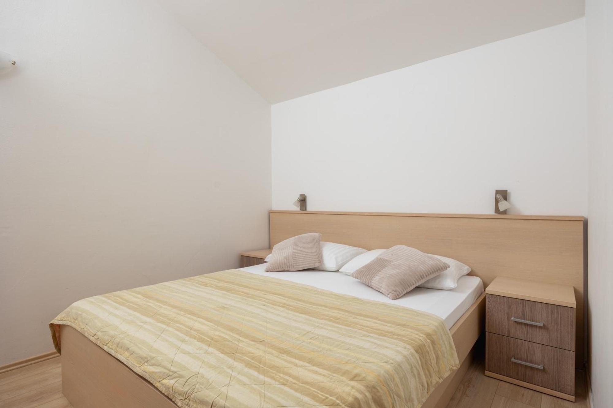 Premium Apartments - Lavica Beach Podstrana Buitenkant foto