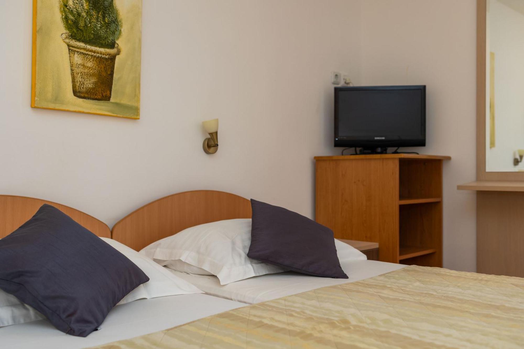Premium Apartments - Lavica Beach Podstrana Buitenkant foto