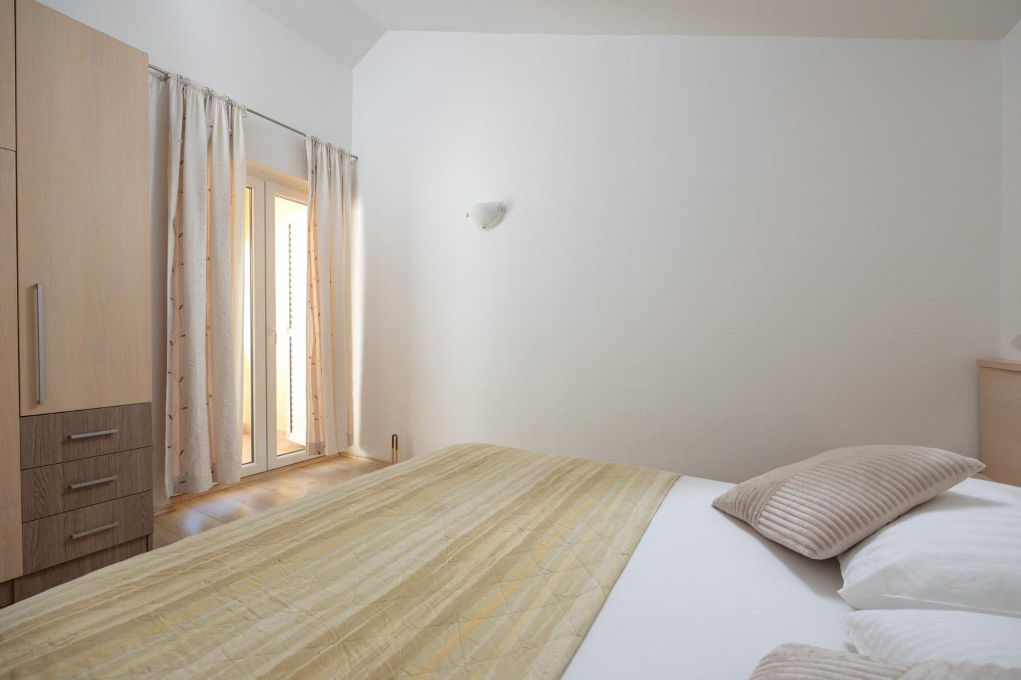 Premium Apartments - Lavica Beach Podstrana Buitenkant foto