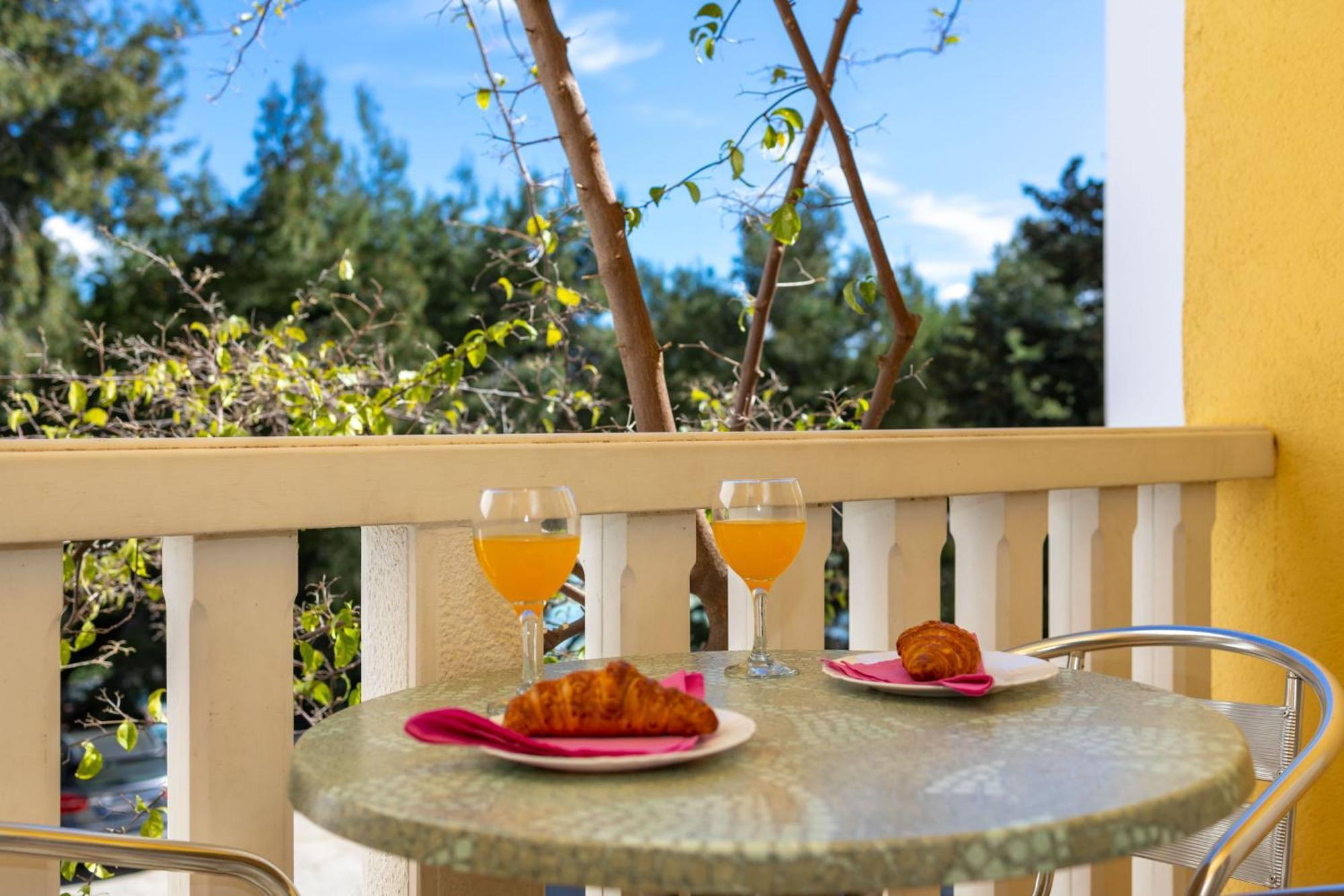 Premium Apartments - Lavica Beach Podstrana Buitenkant foto