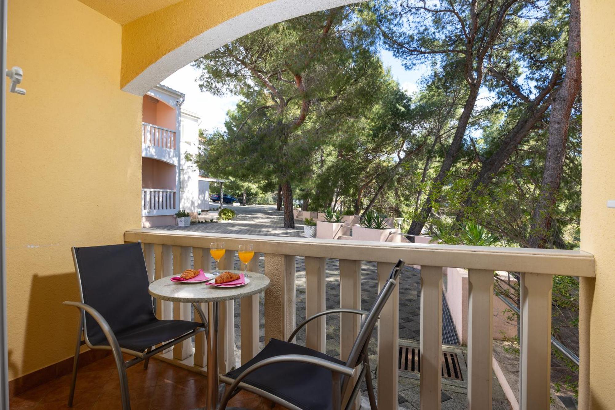 Premium Apartments - Lavica Beach Podstrana Buitenkant foto