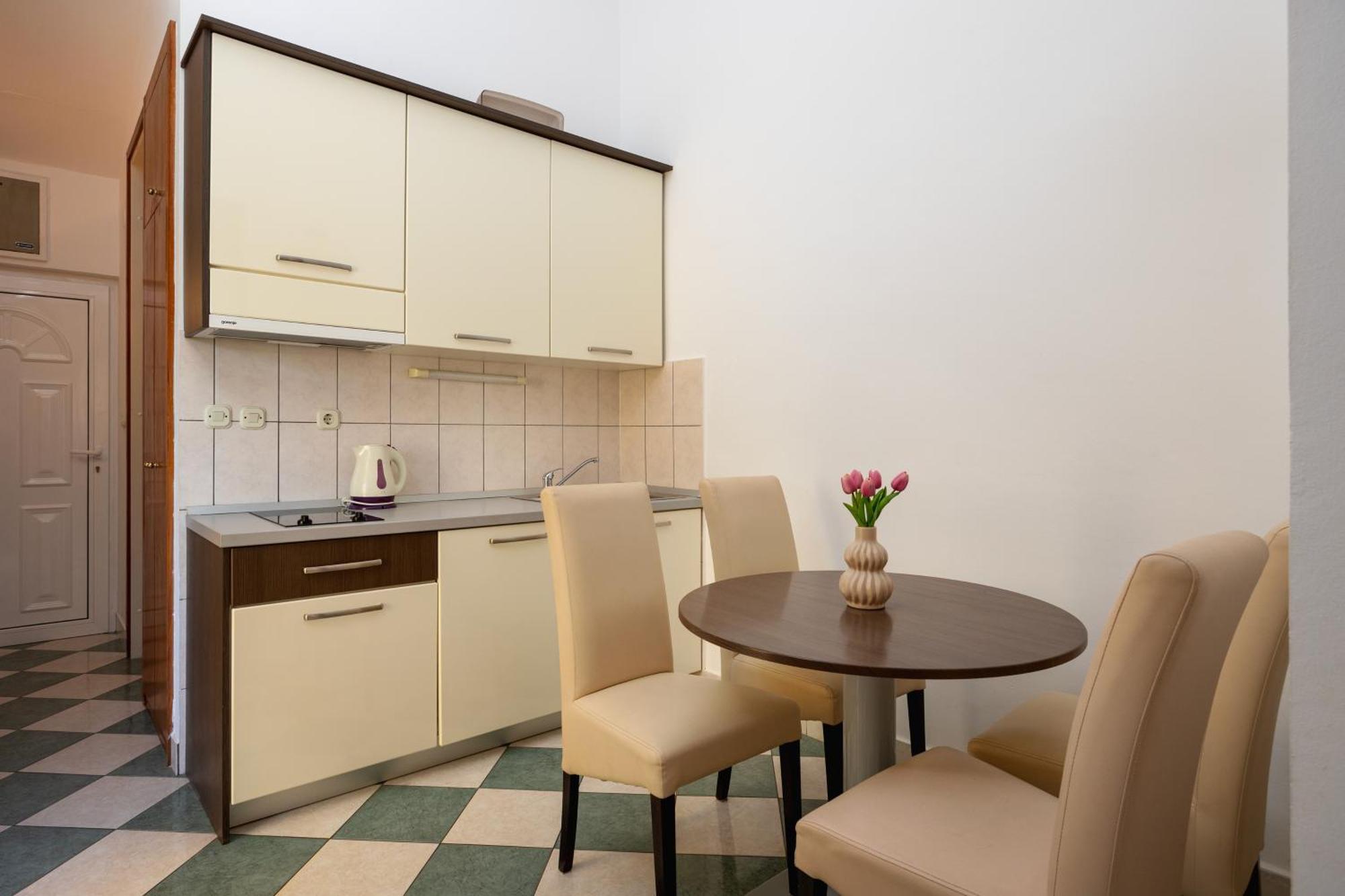 Premium Apartments - Lavica Beach Podstrana Kamer foto